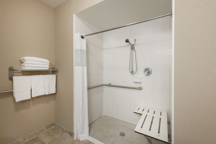 Room 14 of 38