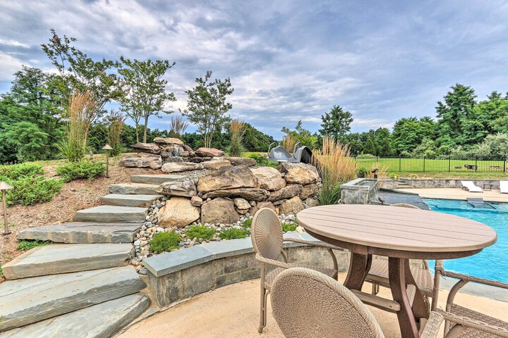 Charles Town Home w / Private Pool & Hot Tub