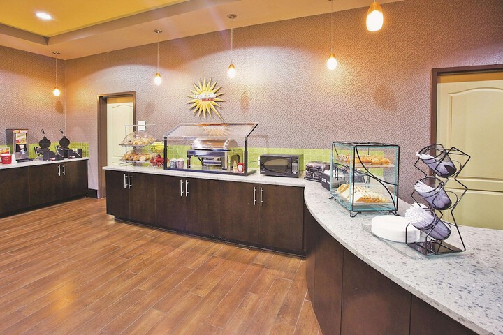 La Quinta Inn & Suites by Wyndham Hinesville - Fort Stewart