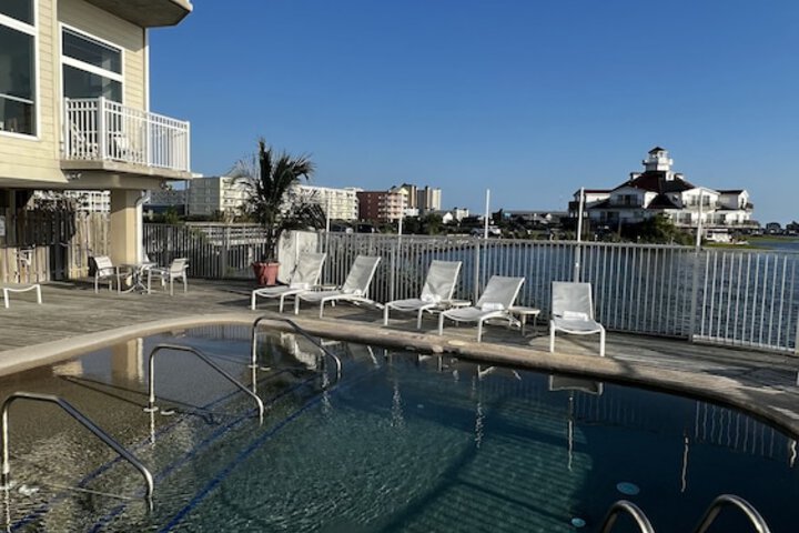 Pool 3 of 76