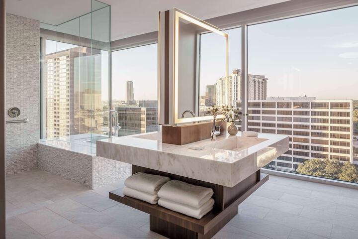 Hyatt Regency Houston / Galleria