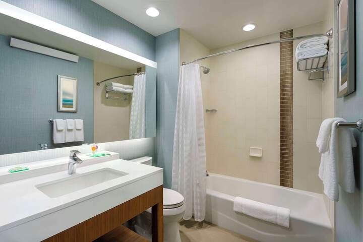 Room 10 of 25