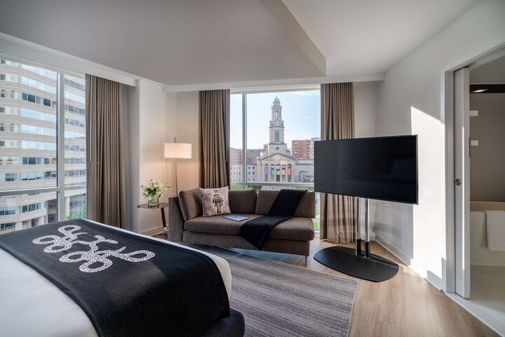 Room 50 of 94