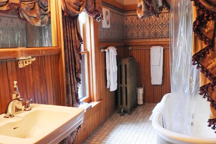Champaign Garden Inn