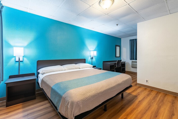 Room 33 of 59