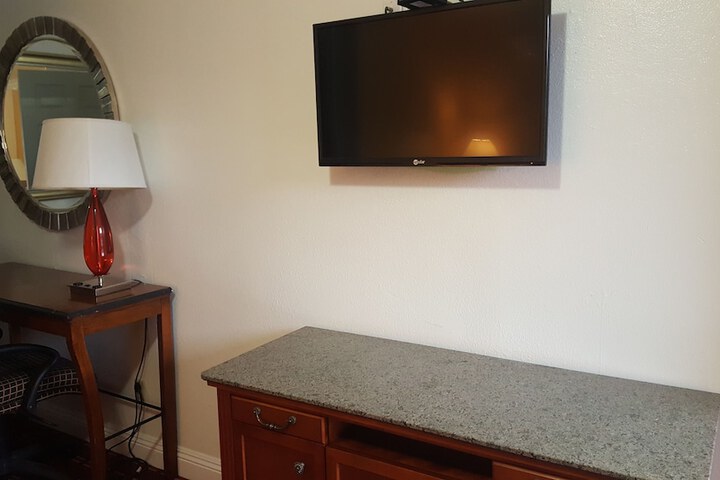 Room 18 of 52