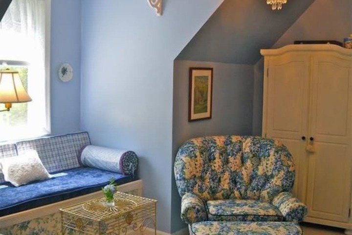 Room 33 of 59