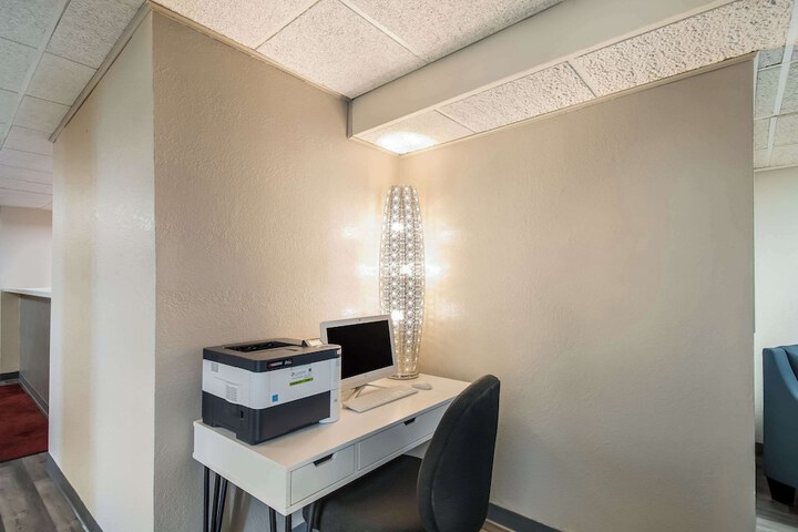 Business Center 48 of 48