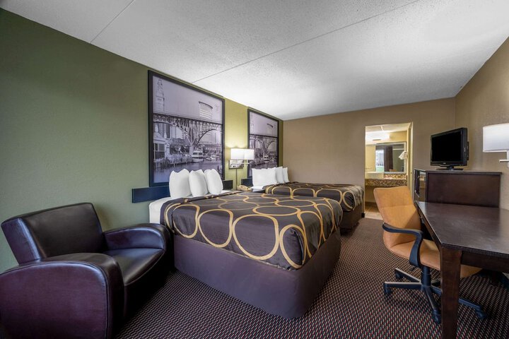 Room 11 of 31