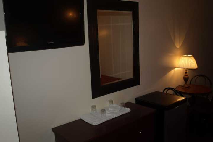 Room 11 of 22