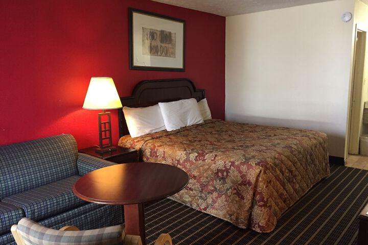Room 14 of 33