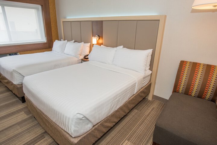 Room 8 of 18