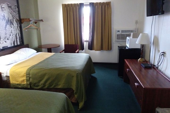 Room 13 of 32