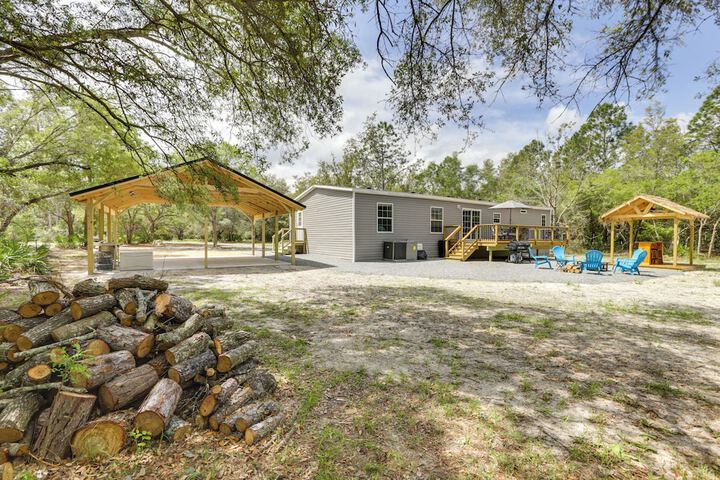 Charming Perry Home 2 Mi to the Gulf!