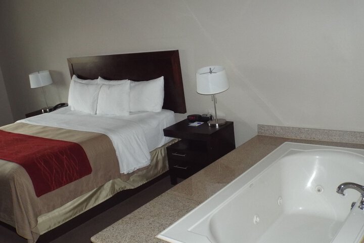 Room 26 of 65