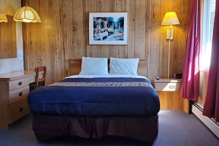 Room 42 of 107
