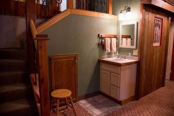 Room 57 of 119