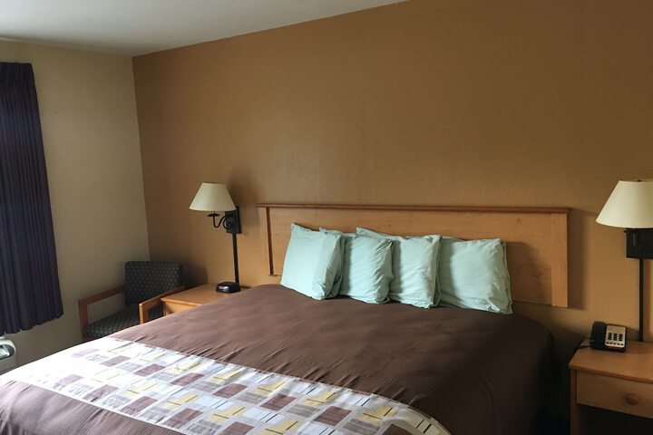 Room 11 of 35