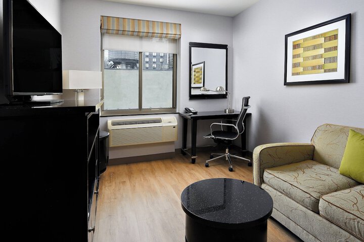 Room 10 of 22