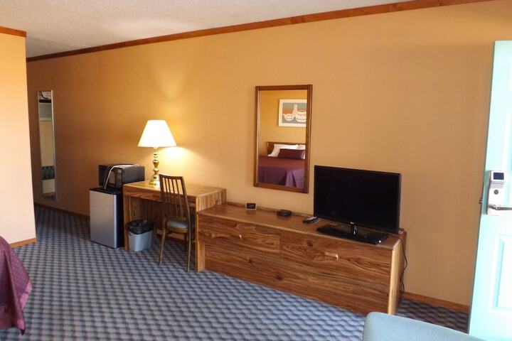Room 21 of 32