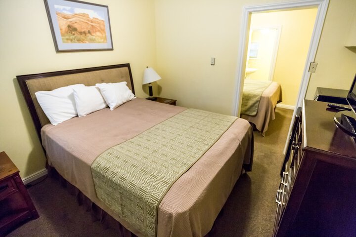 Room 121 of 187