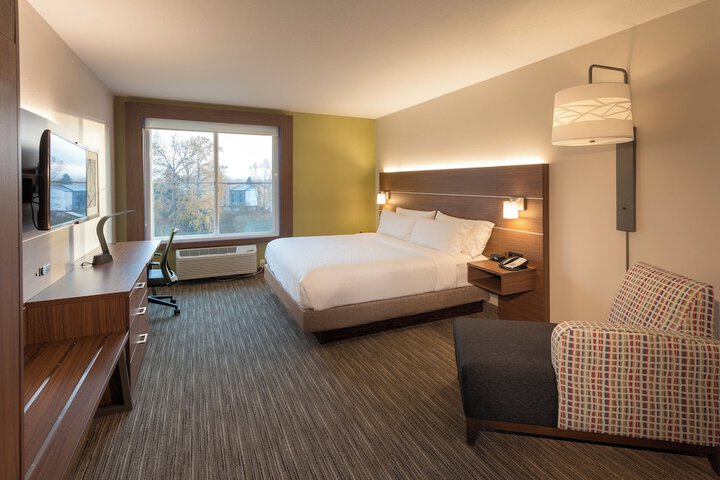 Holiday Inn Express & Suites Seattle South - Tukwila by IHG