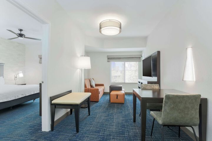 Room 25 of 53