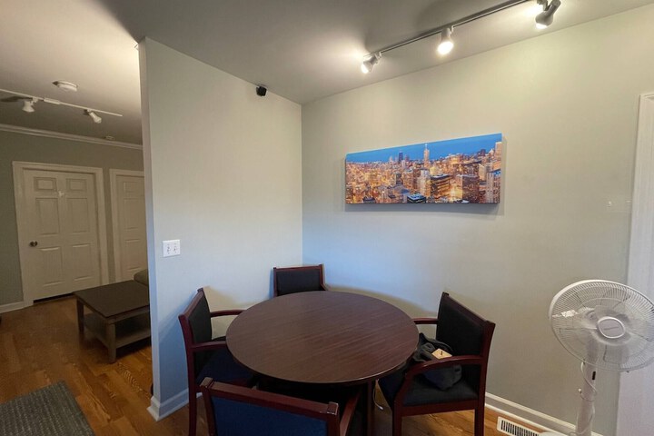 Feel Cozy at Home in Cio a Clean Bright Welcoming Private Updated Room