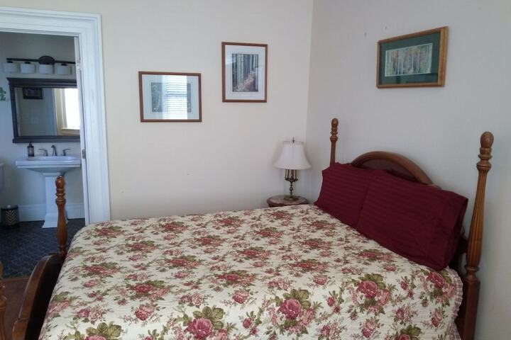 Room 9 of 32