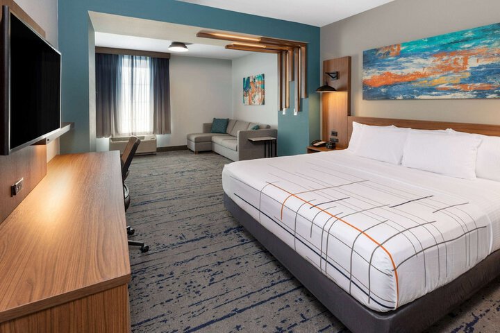 Room 20 of 37