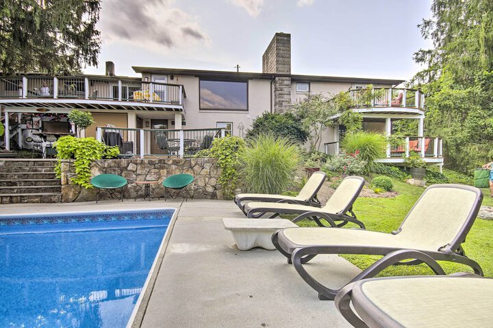 Harpers Ferry Apartment w / Private Pool & Hot Tub!