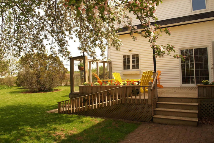 BAKERS CHEST B & B
