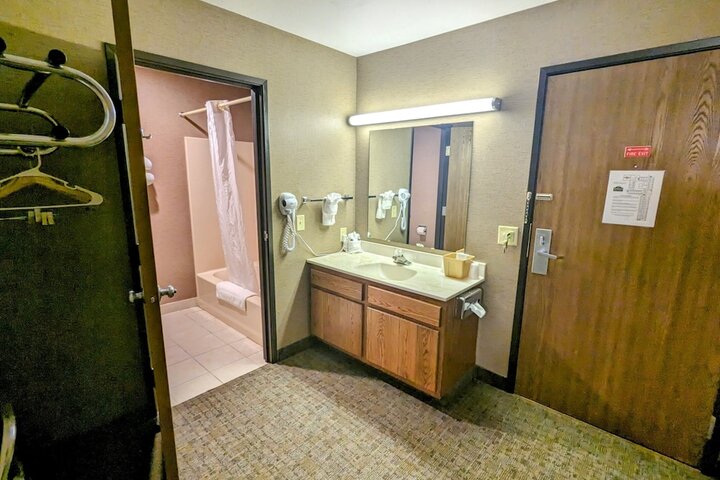 Room 13 of 46