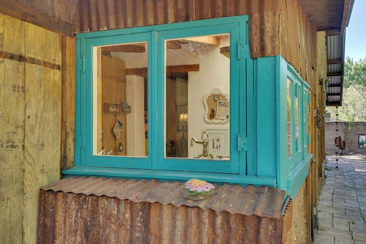 Patagonia Cottage w / Patio & Yard: Walk to Town!