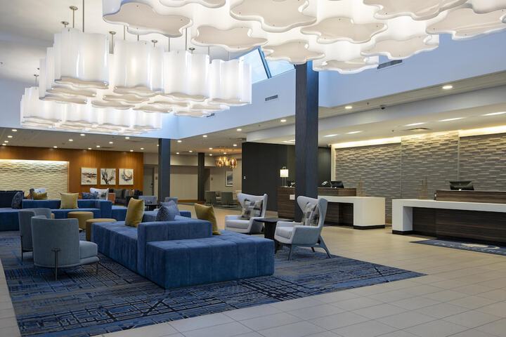 DoubleTree by Hilton Hotel West Edmonton