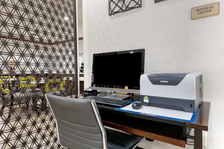 Business Center 33 of 33