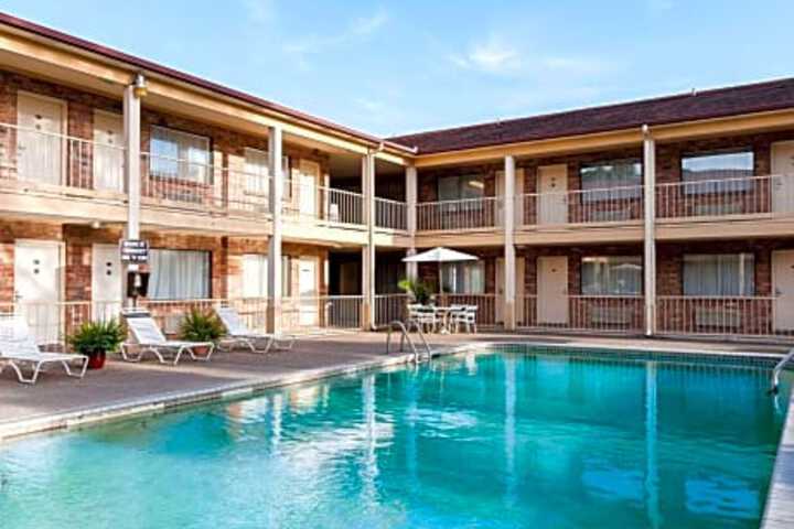 Jasper Inn & Suites