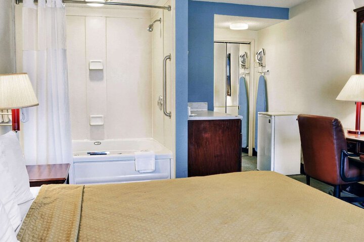 Room 16 of 37