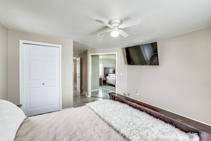 5 Mi to Ski Resort: Mtn-view Townhome in Dillon