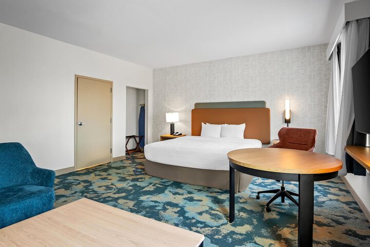 Hampton Inn & Suites Waxahachie