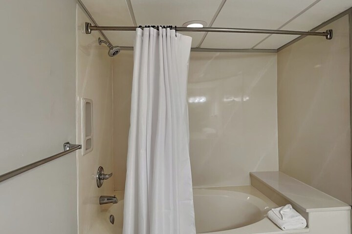 Room 224 of 394