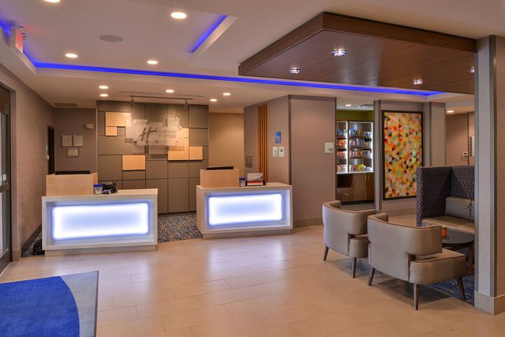 Holiday Inn Express & Suites Bryant - Benton Area by IHG