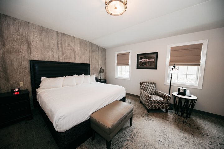 Room 13 of 32