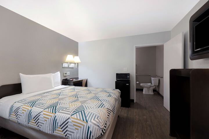 Room 20 of 35