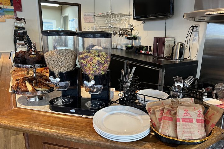 Breakfast/Coffee Service 48 of 52