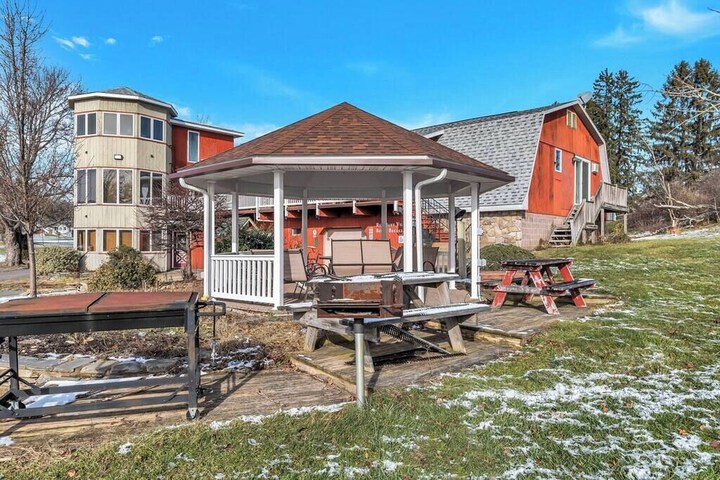Red Barn Village Apartments