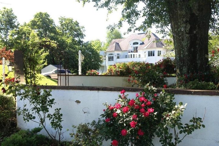 The Columbia Inn at Peralynna Manor