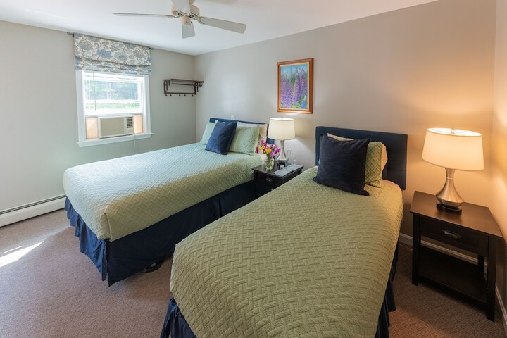 Room 45 of 77