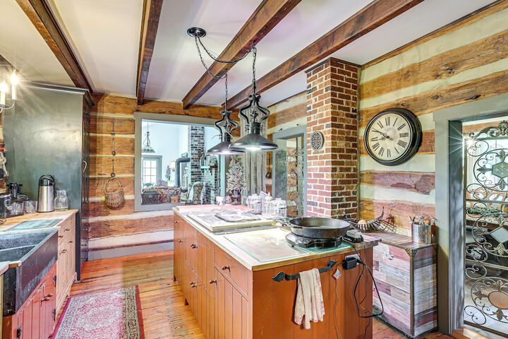 Spacious & Historic Cabin in New Haven w / Pond!