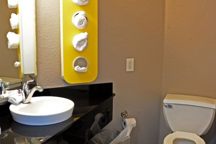 Room 21 of 36